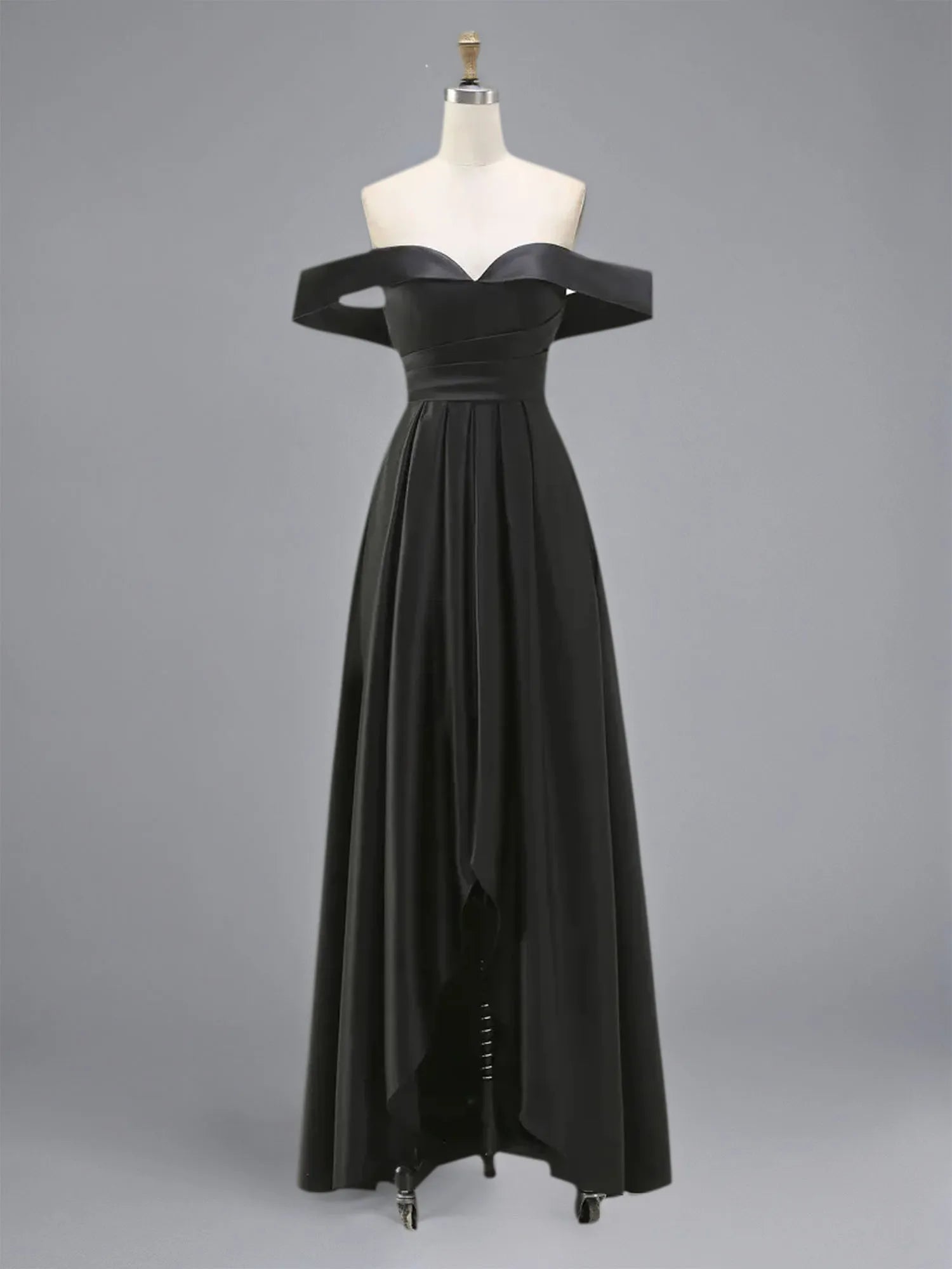 Vestido formal de satén corte en A con escote off-the-shoulder y abertura maxi