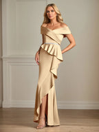 Trumpet/Meerjungfrau Schulterfreies Bodenlanges Satin Kleid der Brautmutter mit Rüschen