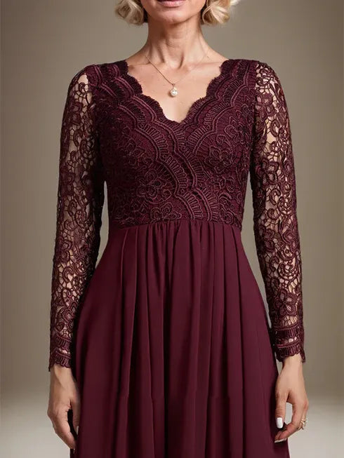 Abito da madre della sposa in chiffon e pizzo asimmetrico, linea a trapezio, scollo a V