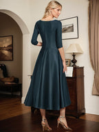 Dunkelmarineblaues A-Linien V-Ausschnitt Tea-Length Mattes Satin Kleid für die Mutter der Braut mit Falten