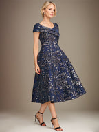 Robe mère de la mariée ligne A à col en V longueur thé en jacquard floral