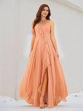 Vestido longo laranja de chiffon com alças finas, sem mangas e fenda alta