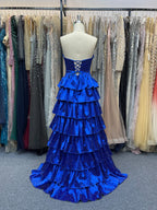 Vestido largo de fiesta de satén línea A sin tirantes con escote corazón y abertura en la espalda