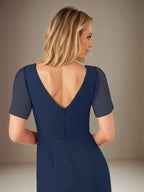Abito lungo a tubino/colonna in chiffon blu scuro con scollo a V e maniche corte