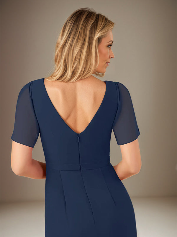 Abito lungo a tubino/colonna in chiffon blu scuro con scollo a V e maniche corte