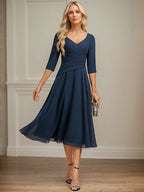 A-Linien V-Ausschnitt Tea-Length Chiffon Kleid der Brautmutter mit Falten