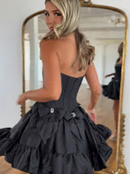 Vestido Curto de Cetim Sem Alças, Corte A, para Festa de Volta às Aulas com Laço