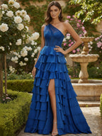 Vestido de fiesta línea A con un hombro, satén elástico, volantes y abertura, con apliques de cuentas