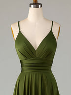 Vestido longo de madrinha sem mangas em linha A
