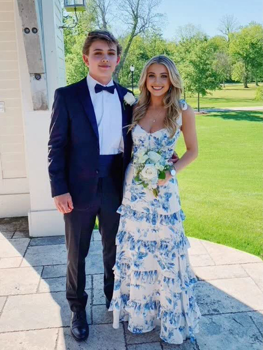Vestido largo línea A sin tirantes con estampado azul y volantes en capas para fiesta