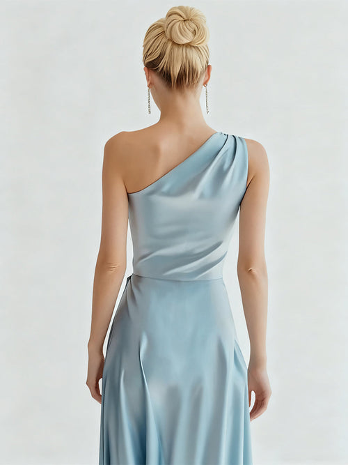Vestido formal largo satinado línea A con un solo hombro