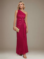 Fuchsia Chiffon Ein-Schulter ärmelloses bodenlanges Faltenkleid