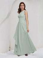 Vestido de madrinha sálvia em chiffon, linha A, um ombro só, sem mangas e comprimento até o chão
