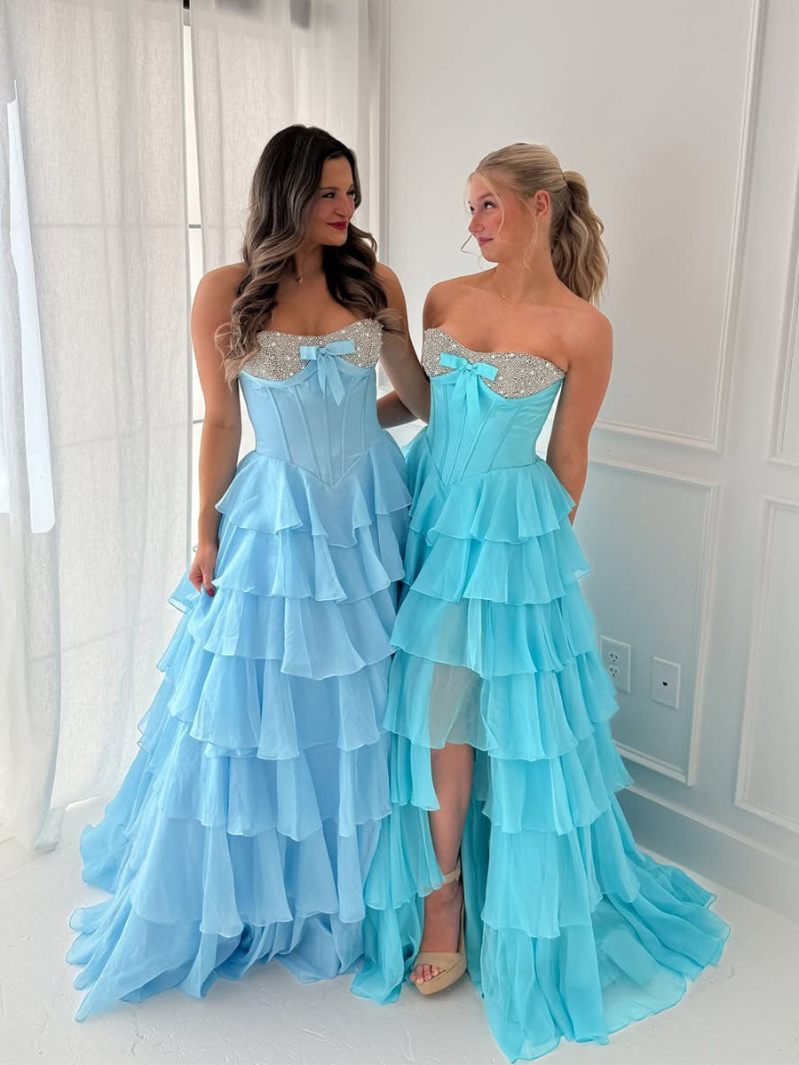 Vestido largo de graduación en línea A con escote corazón, capas de gasa y abalorios