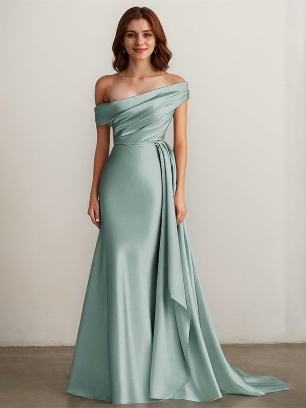 Elegante abito lungo formale color champagne senza spalline con mantella laterale