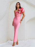 Knallpinkes Satin Ein-Schulter Ärmelloses Knöchellanges Kleid mit Rüschen