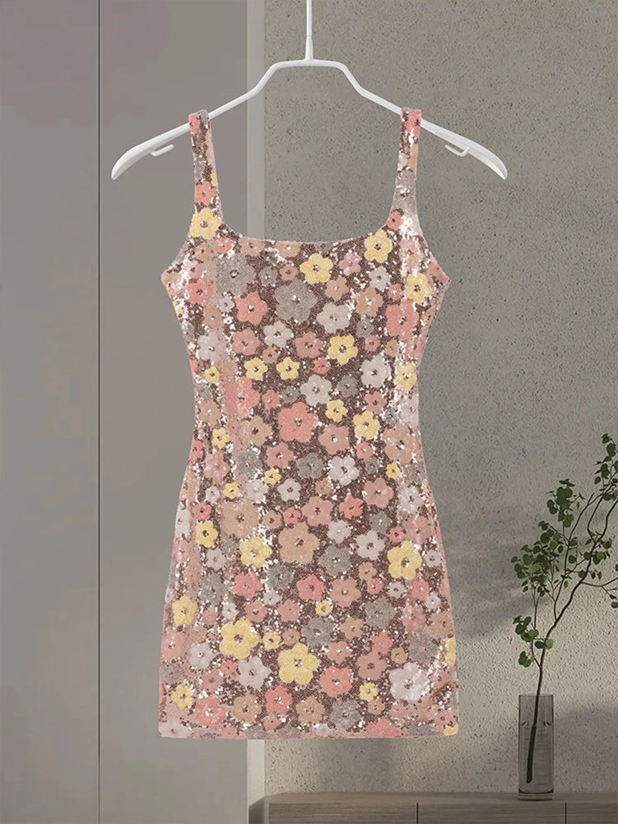 Robe de bal ajustée à col carré avec fleurs pailletées