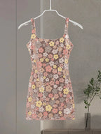 Robe de bal ajustée à col carré avec fleurs pailletées