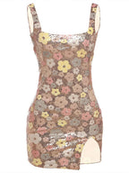 Robe de bal ajustée à col carré avec fleurs pailletées