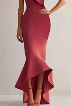 Vestido semi-formal vermelho para festa com um ombro só, babados, estilo sereia e justo midi