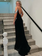 Robe de bal longue sirène noire à épaules dénudées, col en V, perles, avec fente