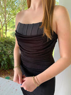 Robe courte bustier moulante en satin pour bal de promo