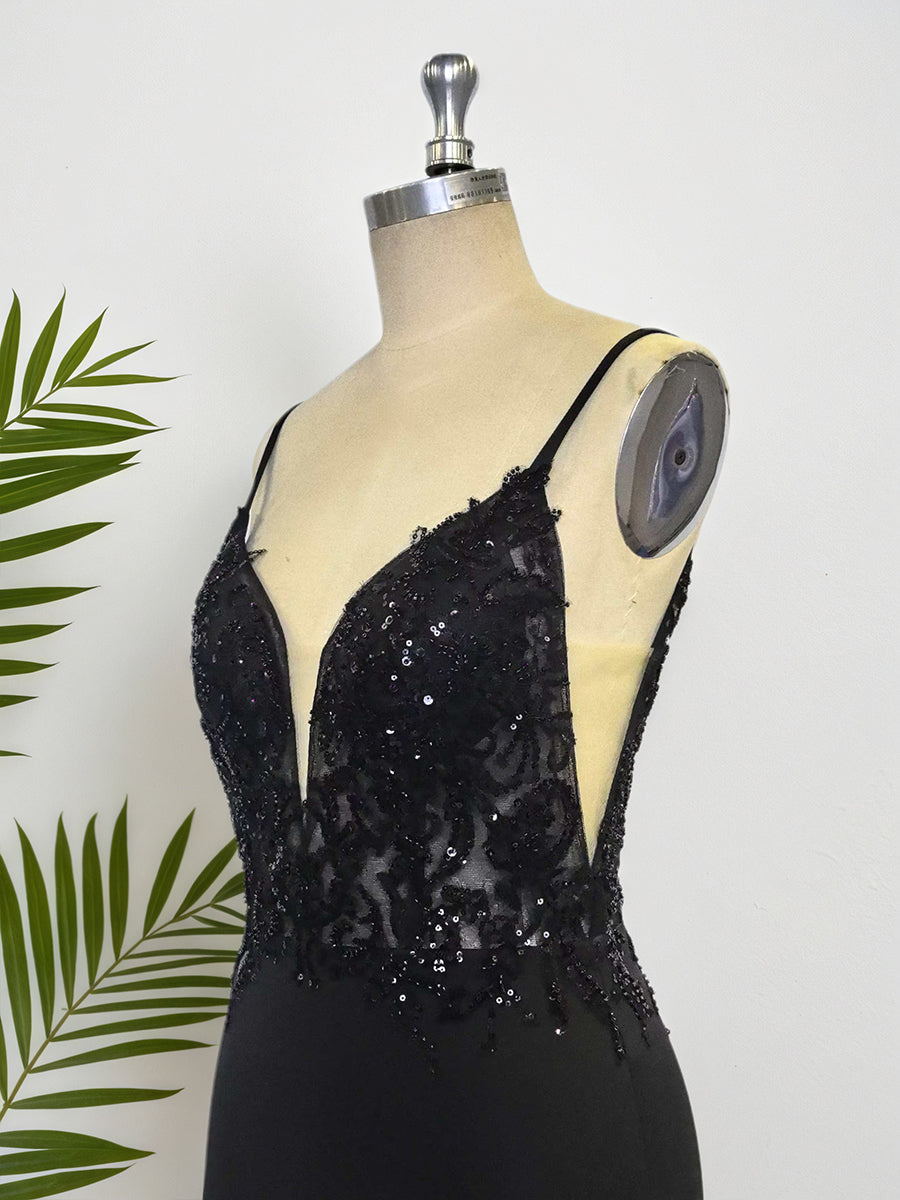 Robe courte moulante à col en V pour bal de promo avec appliques
