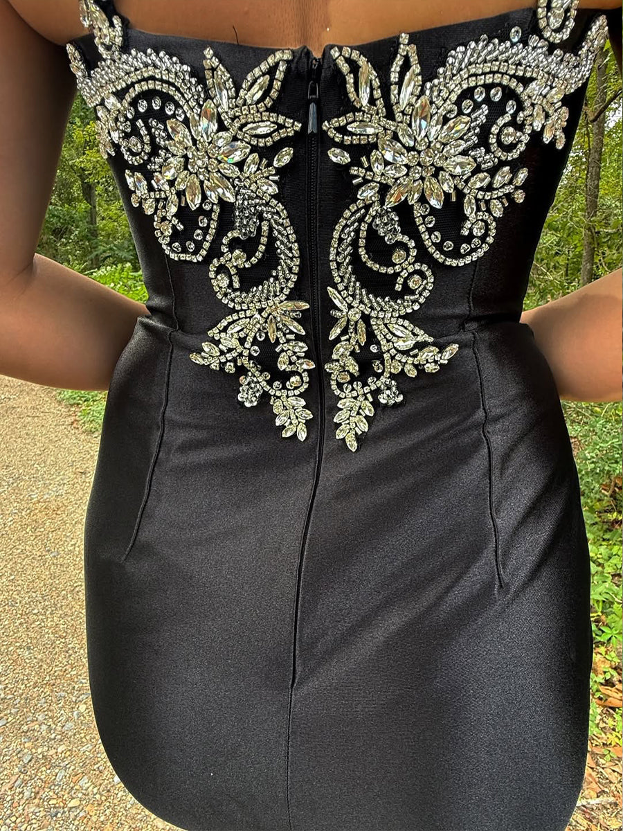 Robe courte de bal de fin d'année en satin avec perles cristallines