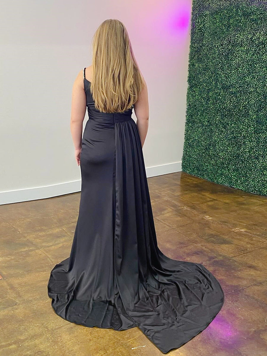 Robe de bal en satin noir à bretelles cristallines froncées avec fente