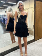 Abito da festa a linea A con spalline sottili, balze in tulle e paillettes