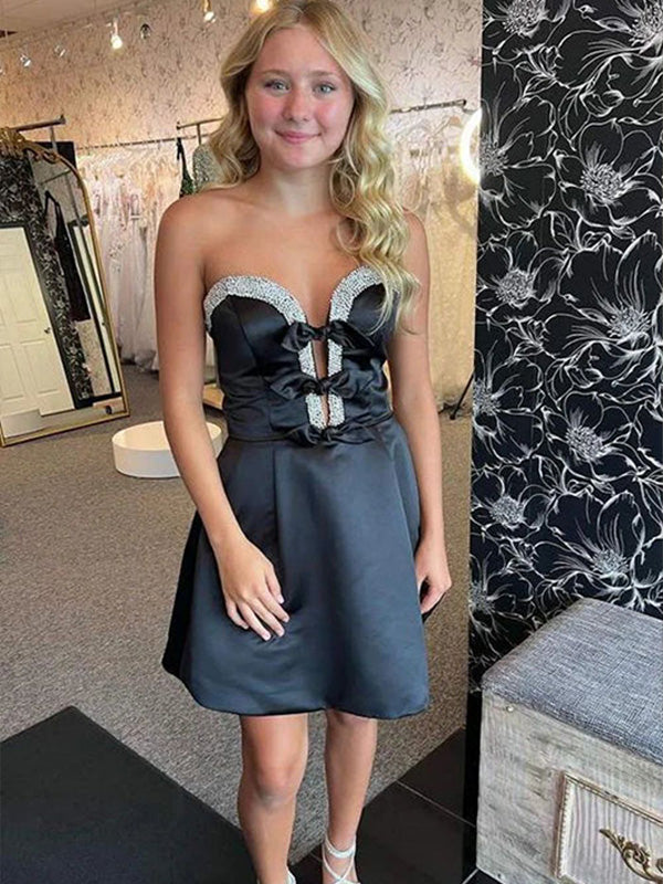 Black A-Line Sweetheart Short Satin Homecoming Dress With Beading