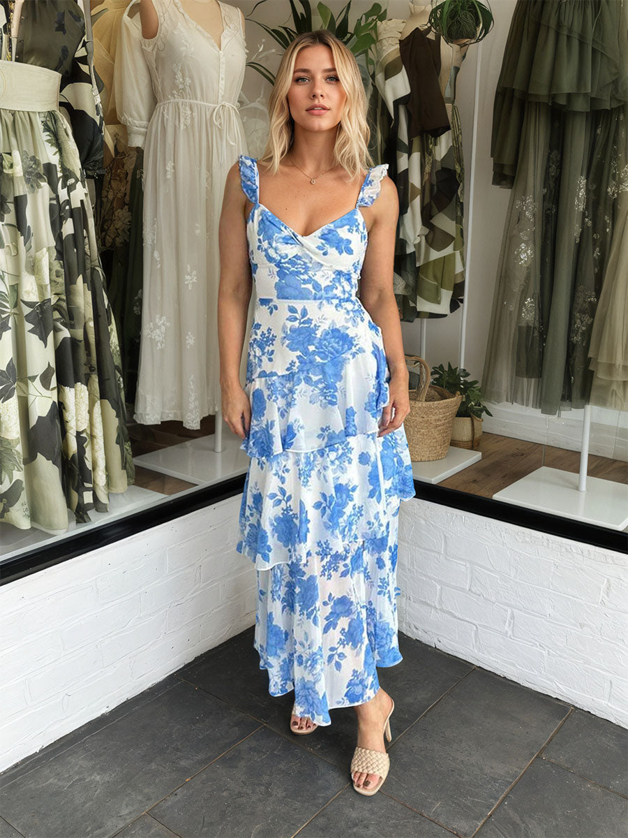 Vestido de baile azul evasê com estampa de babados e fenda