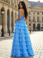 Vestido longo de baile azul evasê tomara que caia com babados em camadas