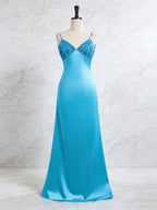 Vestido longo de baile azul cetim com corpete bordado e decote em V em A
