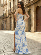 Robe de bal longue bleue sans bretelles, froncée, à fleurs, avec fente