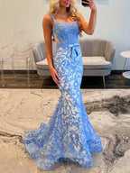 Vestido de fiesta azul floral con escote corazón y tirantes de espagueti tipo corsé