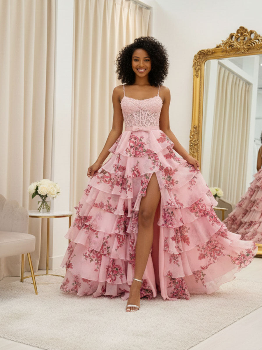 Blaues Blumenmuster, gestufte Rüschen, High-Low Abschlussballkleid mit besticktem Oberteil