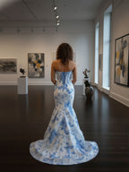 Robe de bal longue sirène bleue, bustier cœur sans bretelles à motif floral
