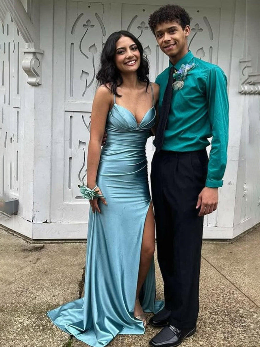 Blaues Meerjungfrauen-Ballkleid mit Trägern, Raffung und Schlitz