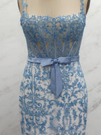 Blaues, florales Meerjungfrauen-Abendkleid mit Sweetheart-Ausschnitt, Spaghettiträgern und Korsett