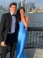 Vestido largo de fiesta azul sirena con tirantes de espagueti y espalda descubierta de satén