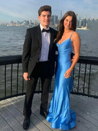 Vestido largo de fiesta azul sirena con tirantes de espagueti y espalda descubierta de satén