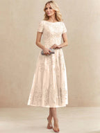 Robe de mère de la mariée A-line en tulle et dentelle, col arrondi, longueur thé