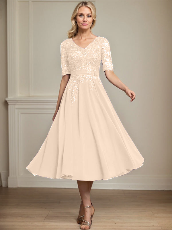 Robe de mère de la mariée en dentelle et chiffon longueur thé, ligne A, col en V avec sequins