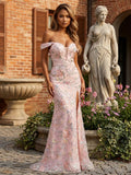 Robe de bal longue rose poudré brodée de fleurs, épaules dénudées