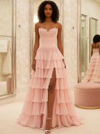 Vestido longo de baile rosa blush tomara que caia com babados em camadas