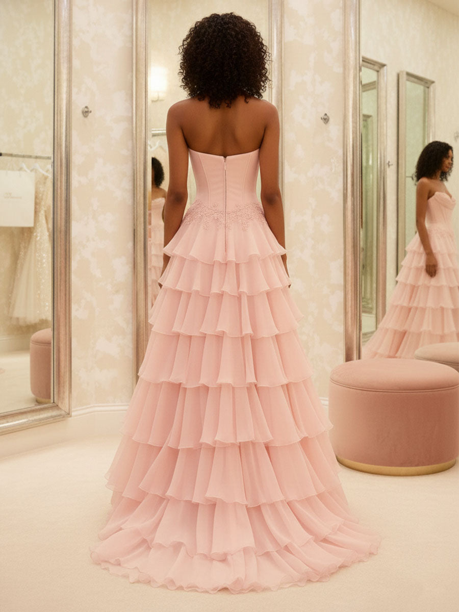 Vestido longo de baile rosa blush tomara que caia com babados em camadas