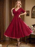 Robe de mère de la mariée en tulle et dentelle ligne A col en V longueur thé avec plis