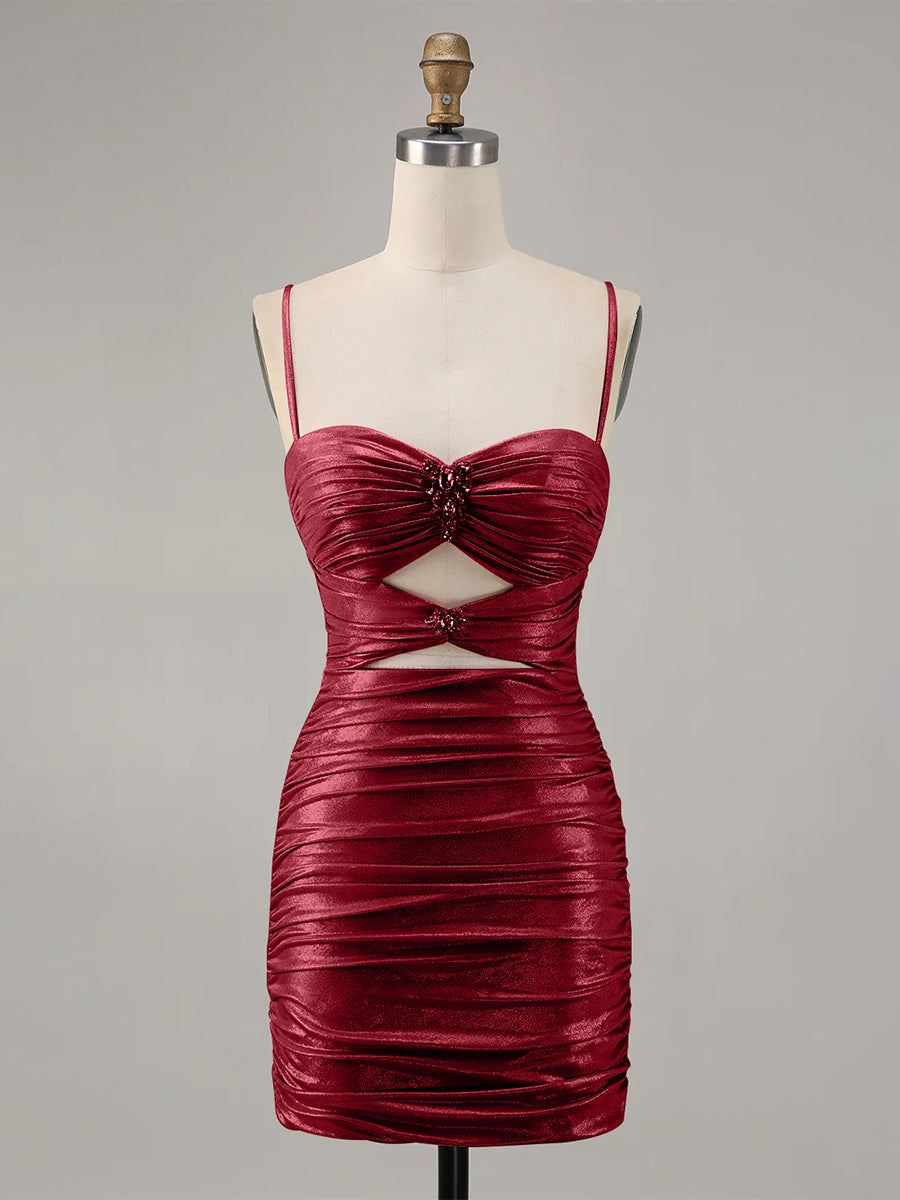 Robe moulante à découpes, froncée et perlée pour bal de promo