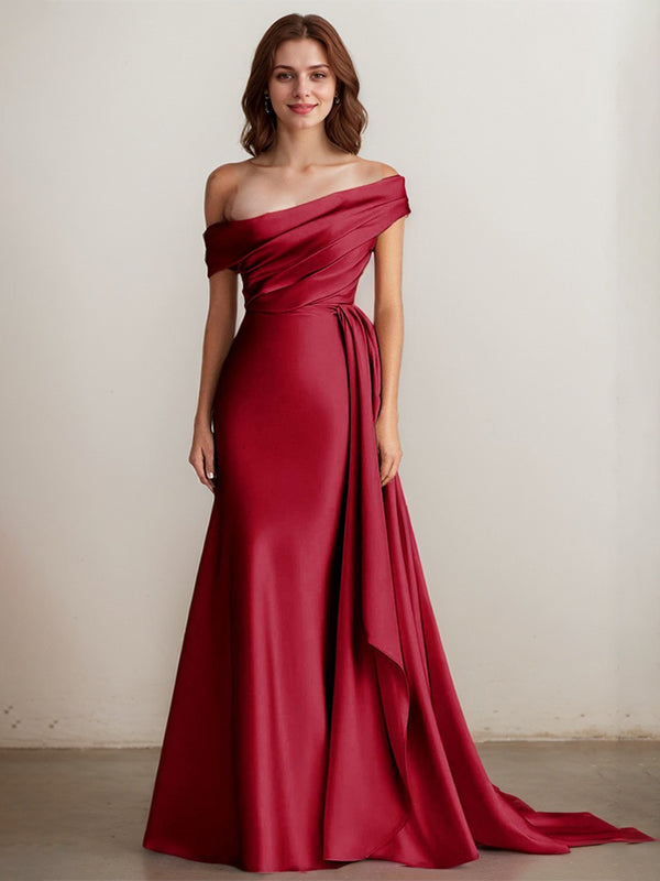 Elegante abito lungo formale color champagne senza spalline con mantella laterale